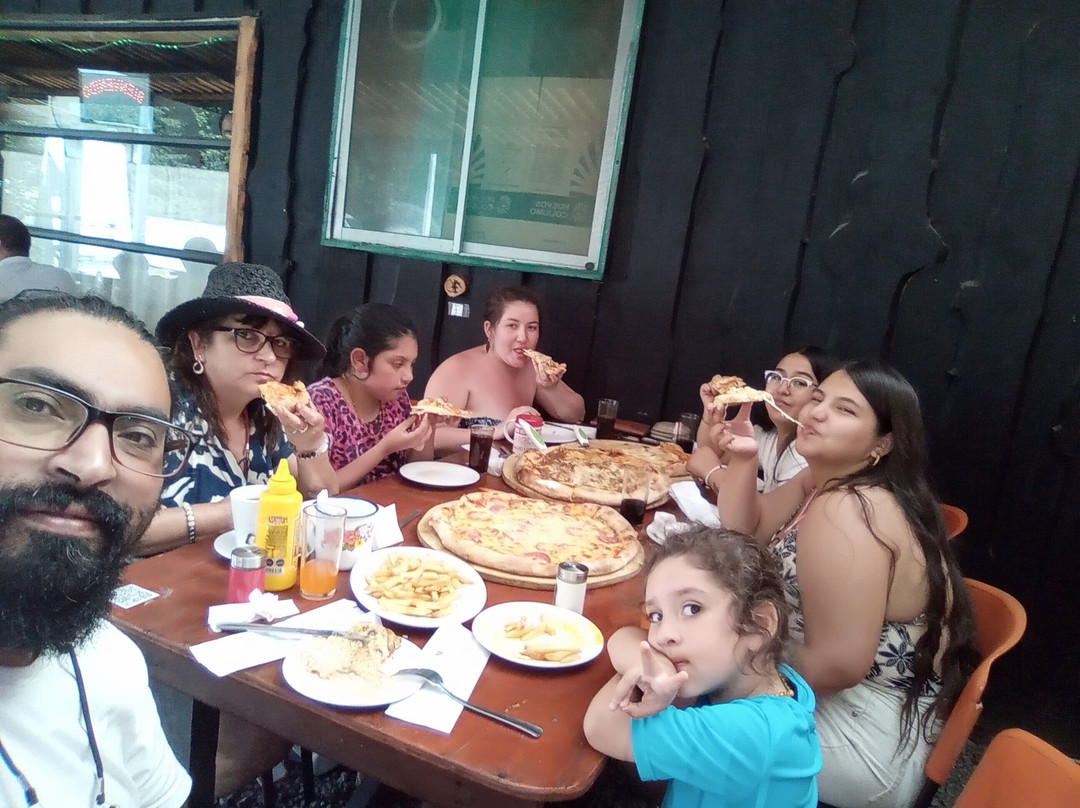 Puerto Fuy餐馆和美食-Rayenco Restaurante & Pizzeria