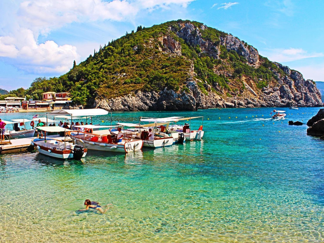 Grotto Boat Tour景点图片