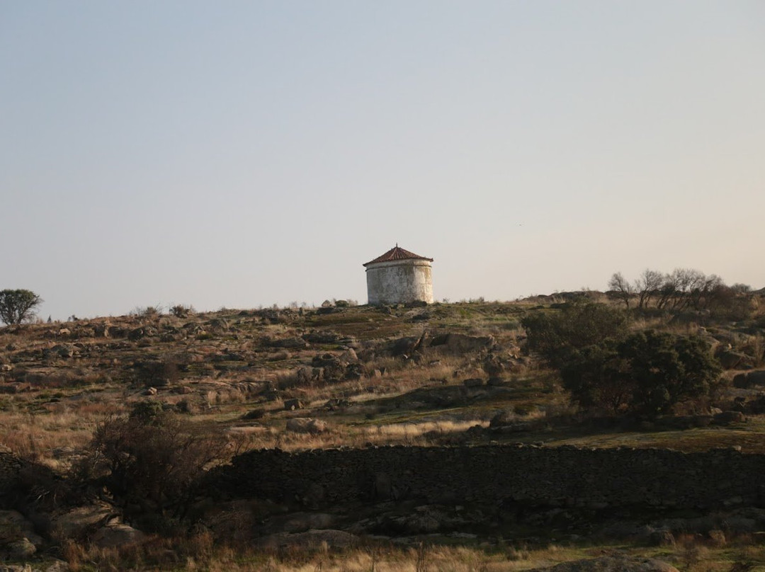 Miradouro Natural do Alto da Sapinha-Figueira de Castelo Rodrigo必去景点