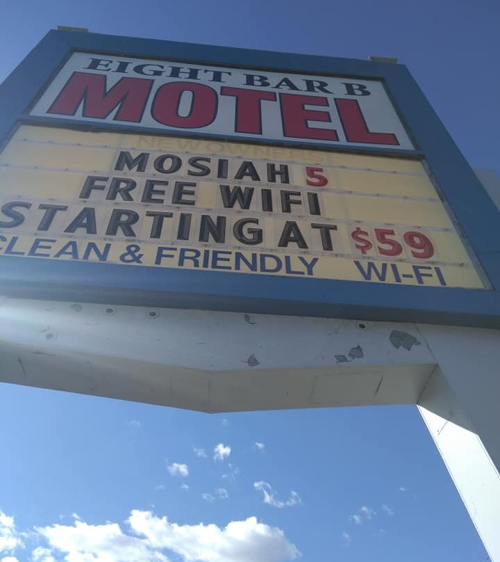 Eight Bar B Motel主图