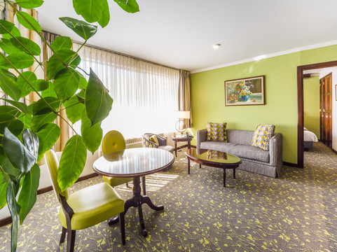 丽兹公寓酒店主图