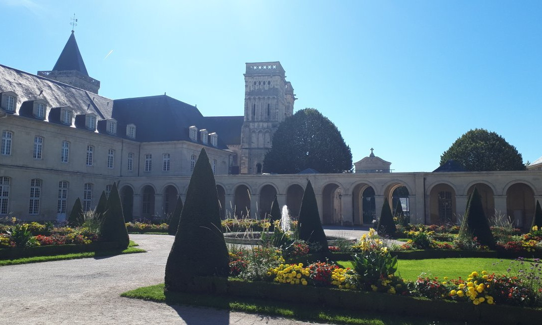 Abbaye aux Dames景点图片