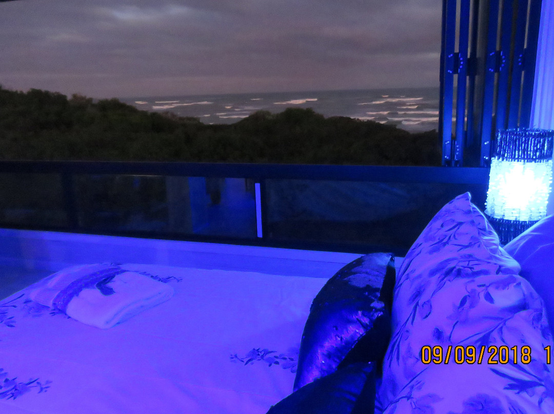 Aston Bay酒店住宿-24 Houtboschbay Honeymoon Suite With a Jacuzzi