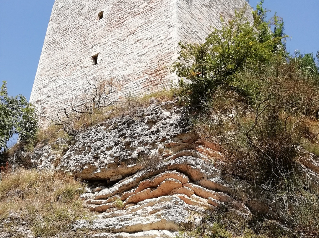 Rocca Albornoz-Sassoferrato必去景点