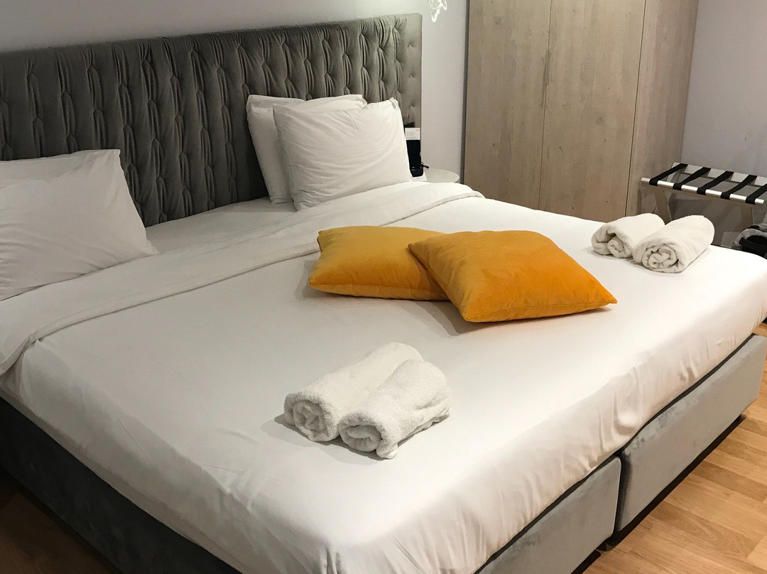 Athenaeum Grand Hotel主图