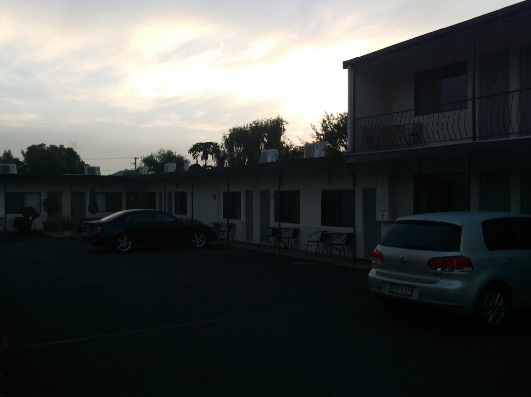 河公园汽车旅馆主图