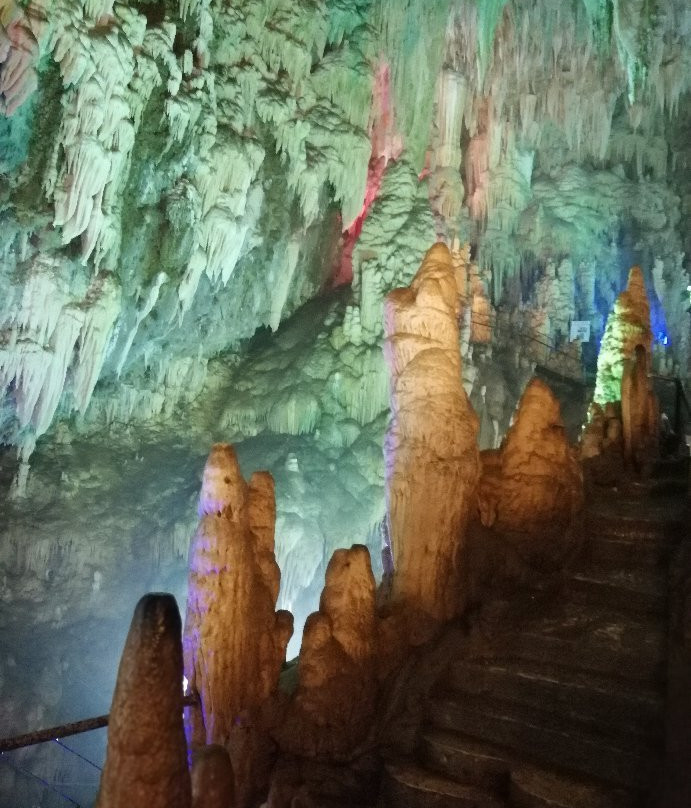 玉溪溶洞景点图片