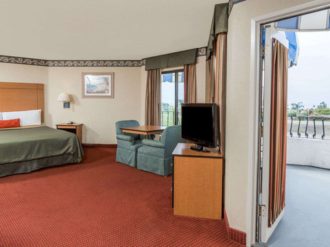 Travelodge by Wyndham圣克莱门特海滩酒店主图