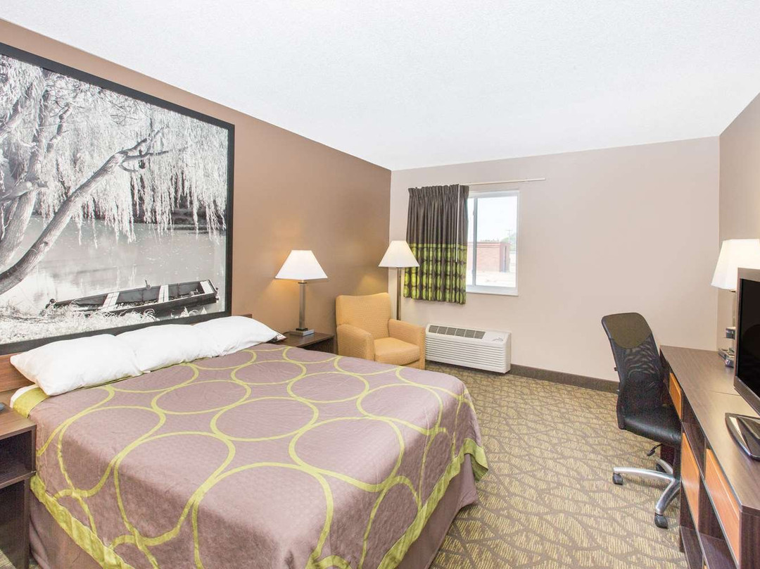 Super 8 by Wyndham Belleville主图