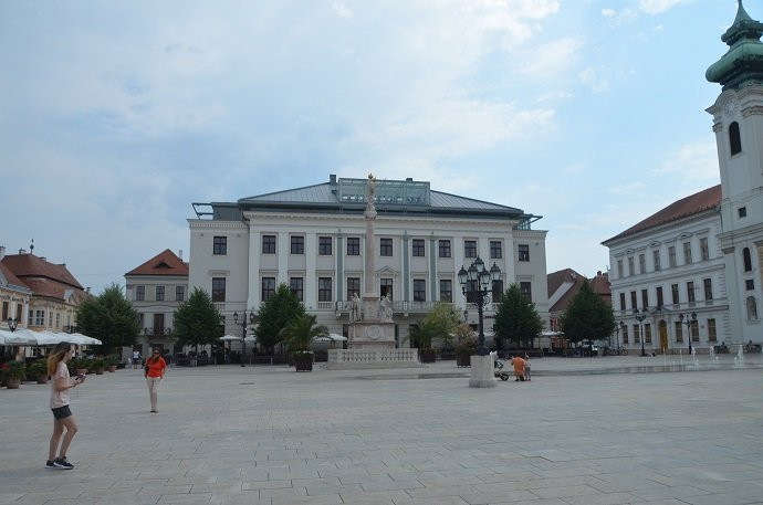 Szechenyi Square景点图片