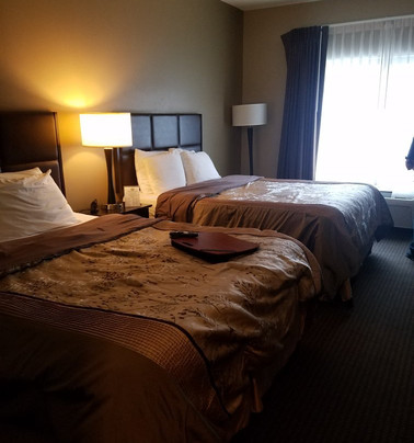 Parkwood Inn & Suites主图