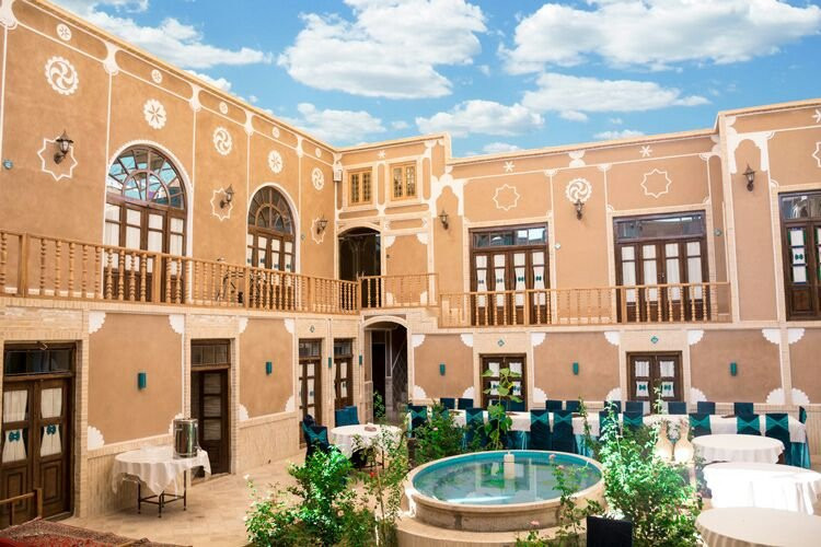 Firoozeh Traditional Hotel主图