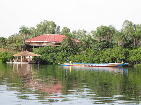 La Source Aux Lamantins主图