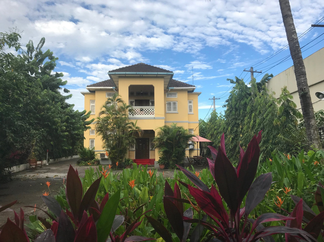 Golden Guest Inn