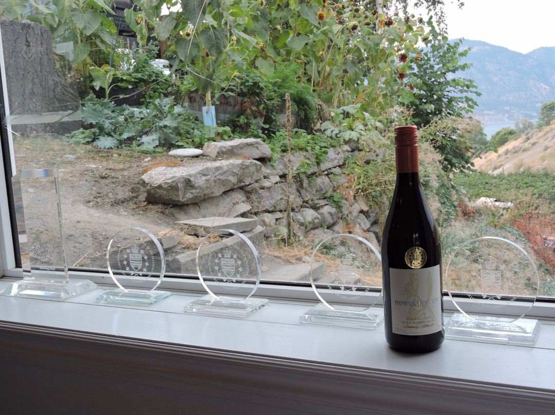 Howling Bluff Estate Winery-彭蒂克顿必去景点