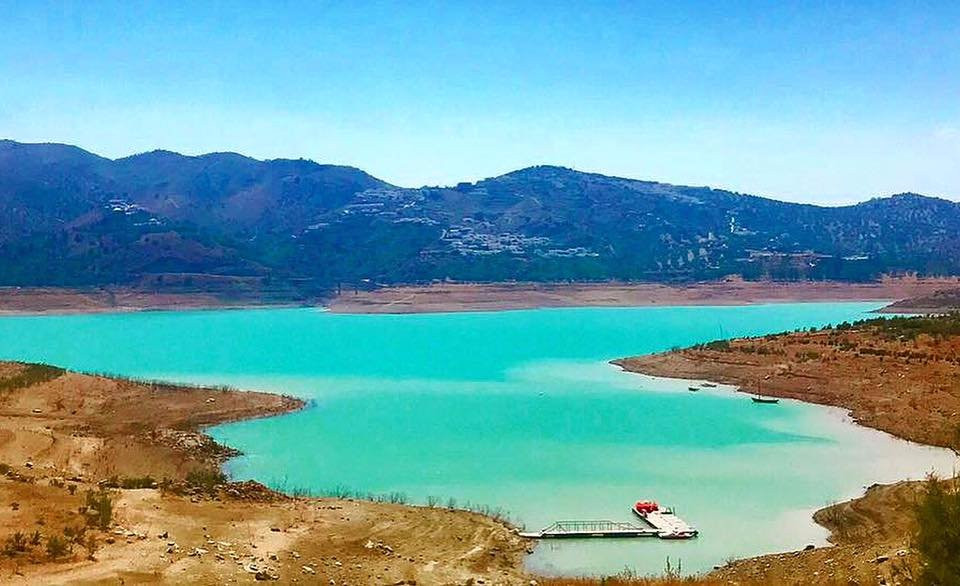 Lake Vinuela景点图片