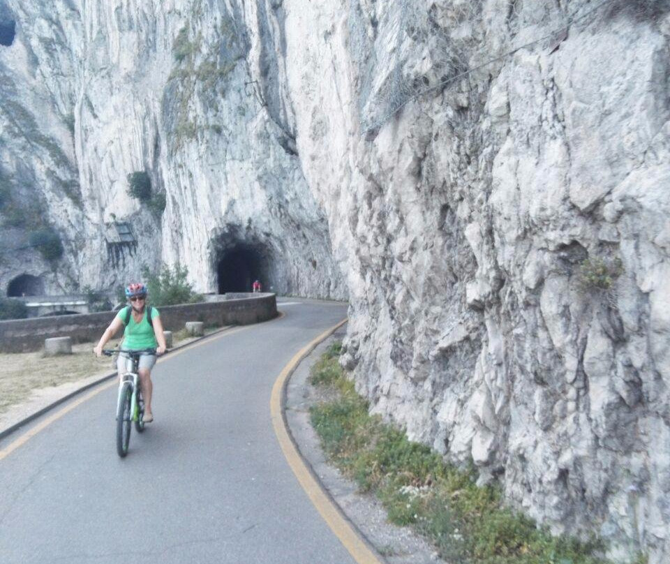 Emotion Bike Ebike Tours景点图片
