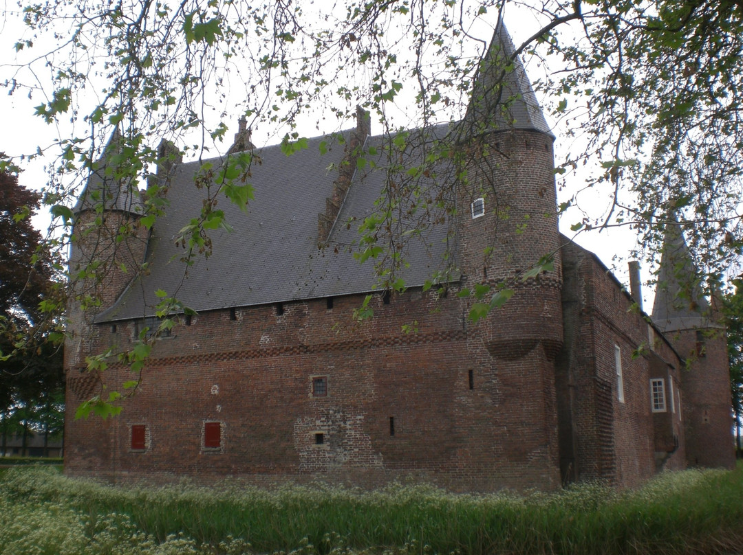 Kasteel Hernen-Hernen必去景点
