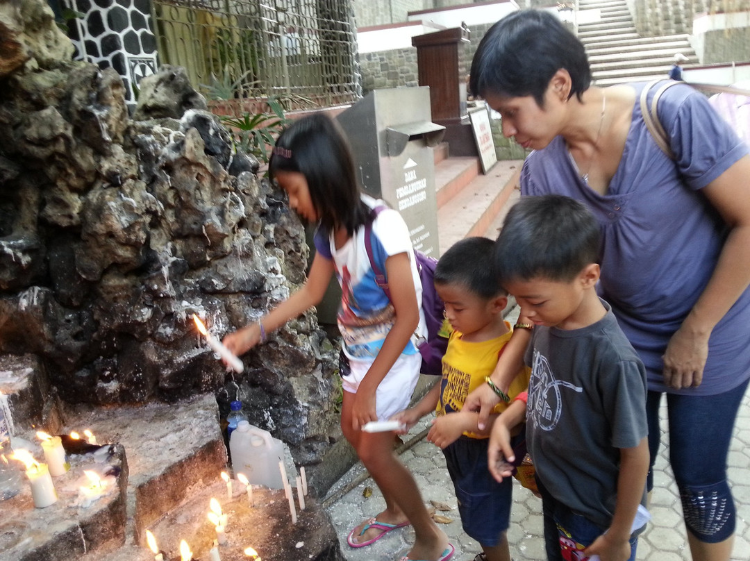 The Cave of Holy Mary Sendangsono-Kulon Progo必去景点