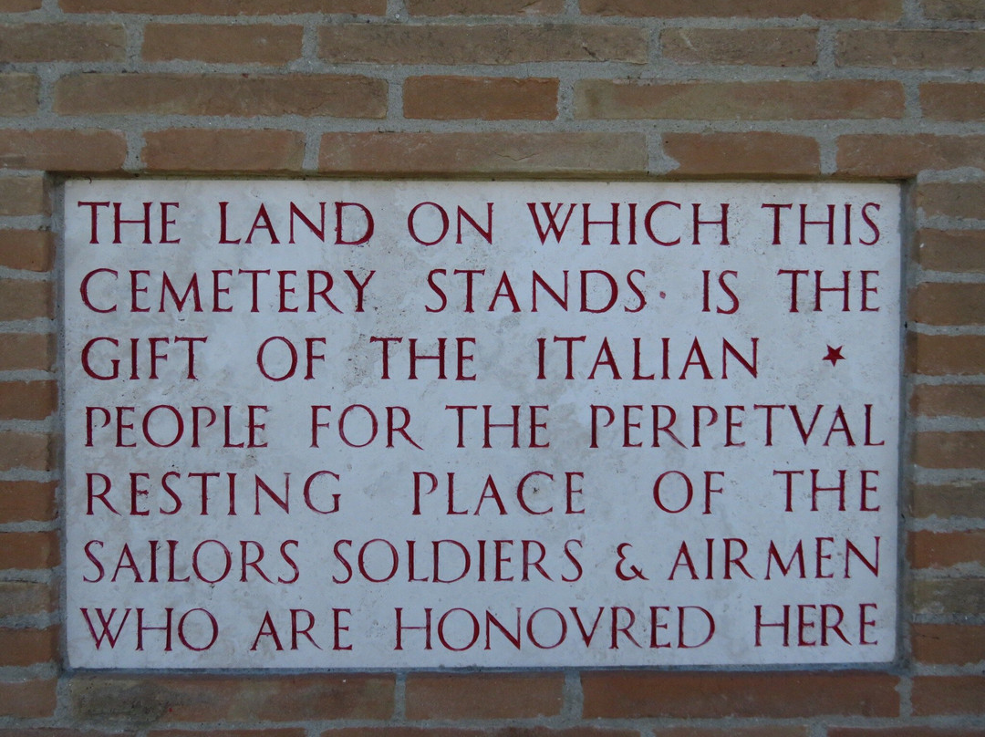 Faenza War Cemetery景点图片