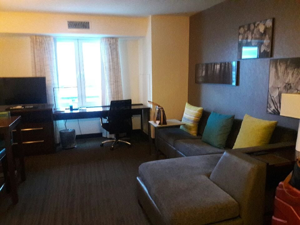 位于地铁中心中庭的纽约布朗克斯 Residence Inn 酒店