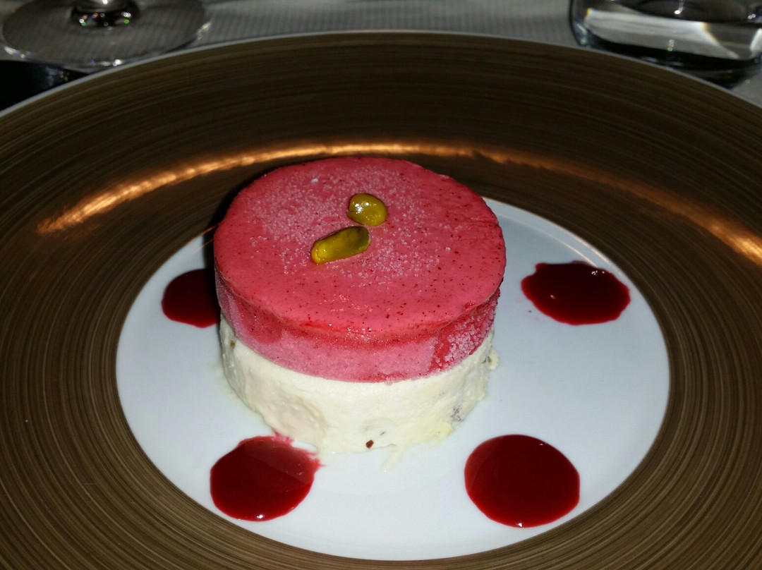 Logis Hotel Le Relais Sarrasin Rest. A La Table D'Alexandre主图