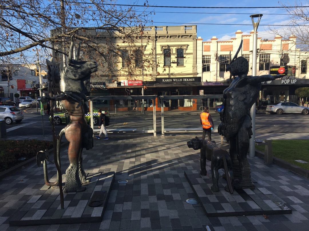 The Sun & The Moon Sculpture - Paul Juraszek-Malvern必去景点