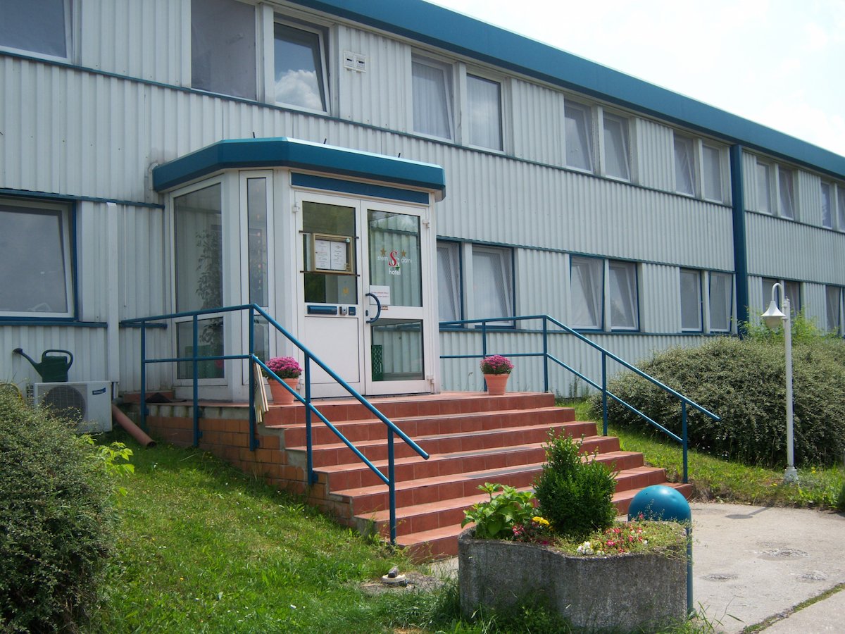 斯特恩酒店-官方