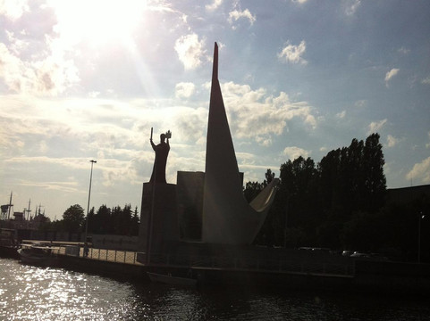 Monument to Immanuel Kant-加里宁格勒必去景点