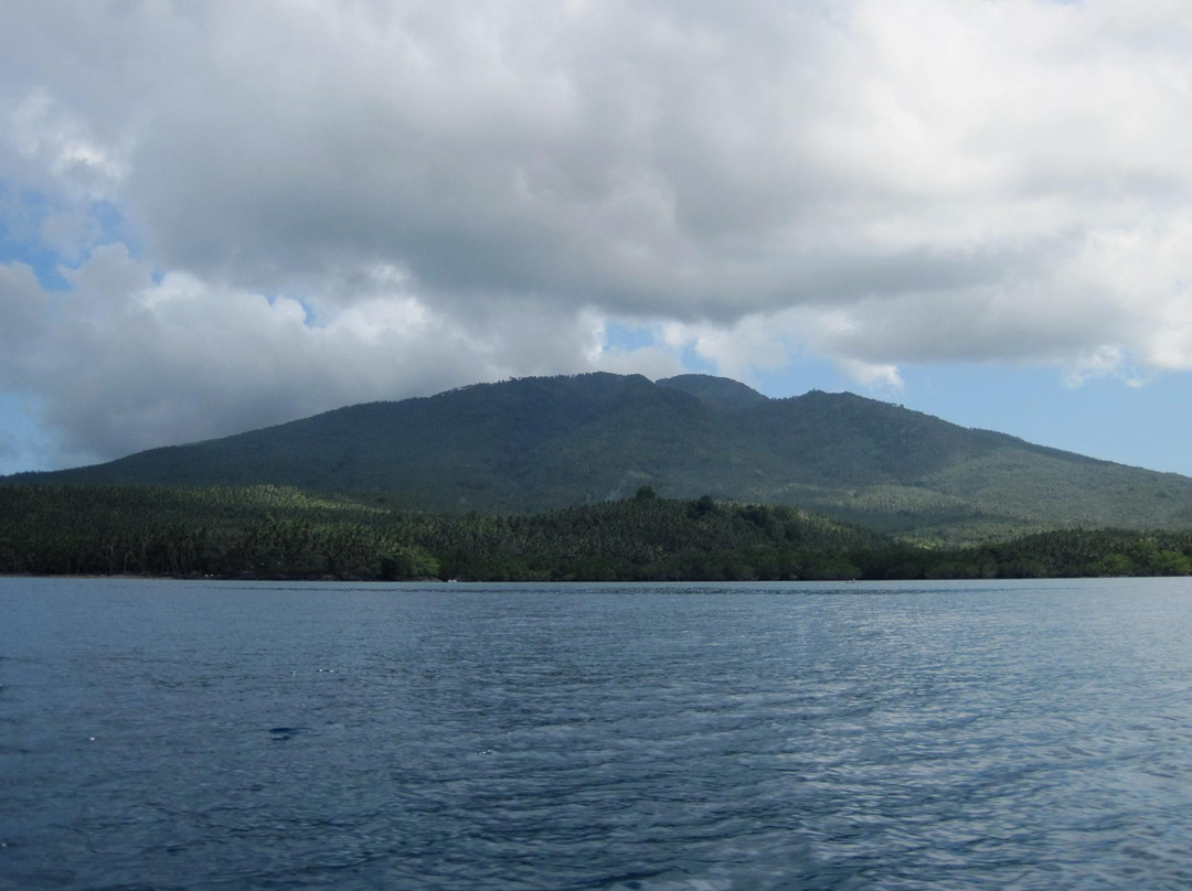 Balut Island景点图片