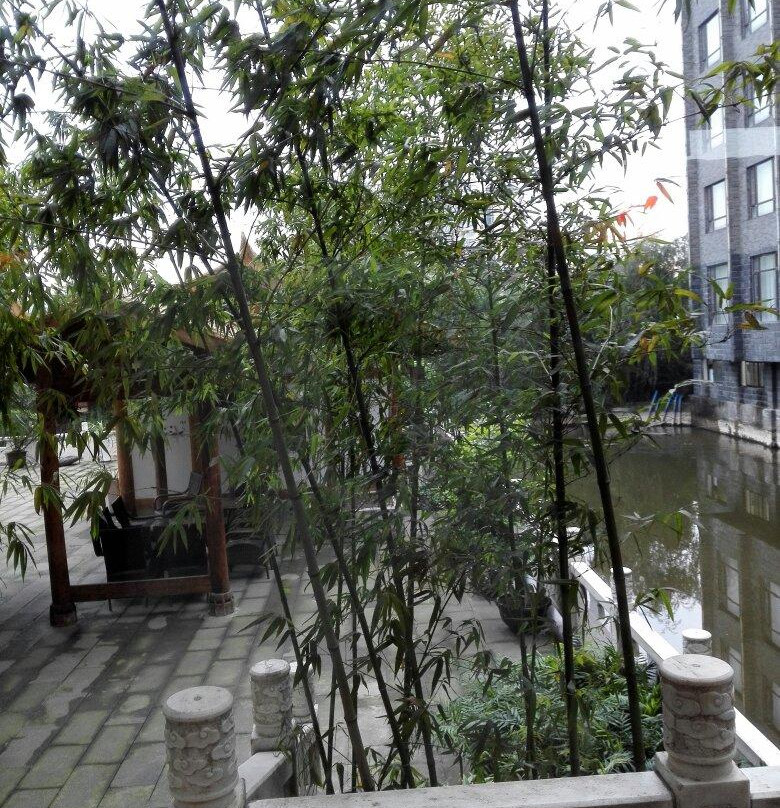 峨眉山月花园饭店主图