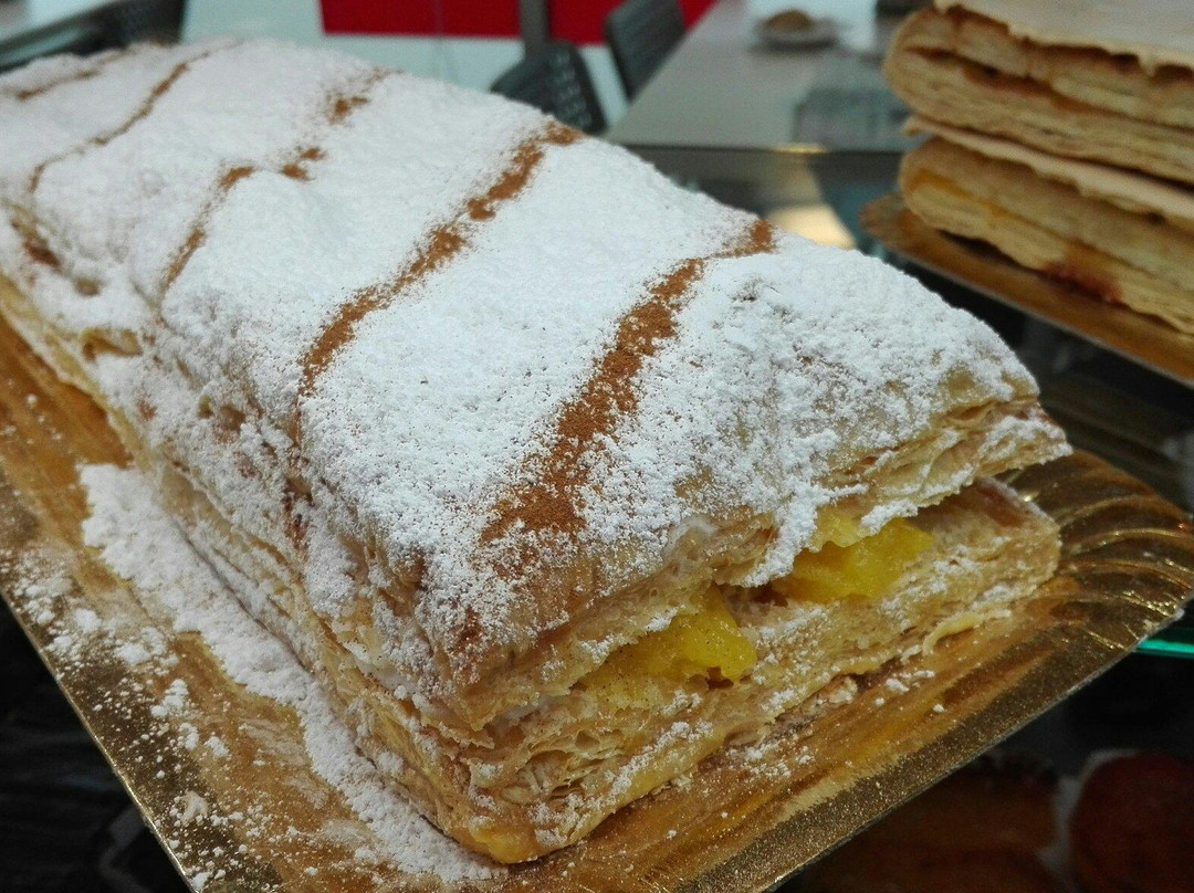 Arvore餐馆和美食-Consigo Pao Quente E Pastelaria