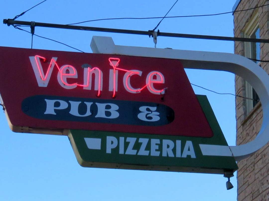 Ishpeming餐馆和美食-Venice Pub and Pizzeria