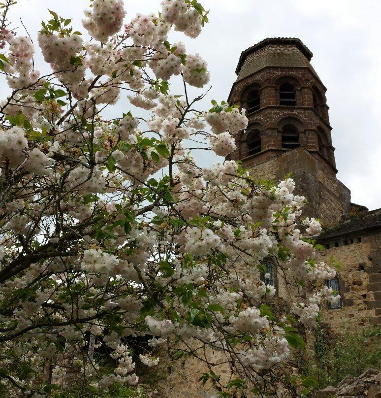 Eglise Abbatiale-Lavaudieu必去景点