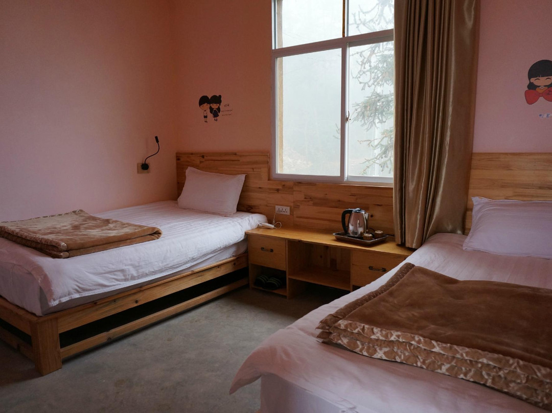 元阳云海山居(多依树景区店)主图