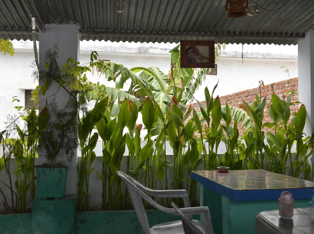 Hotel Yogi Lodge主图