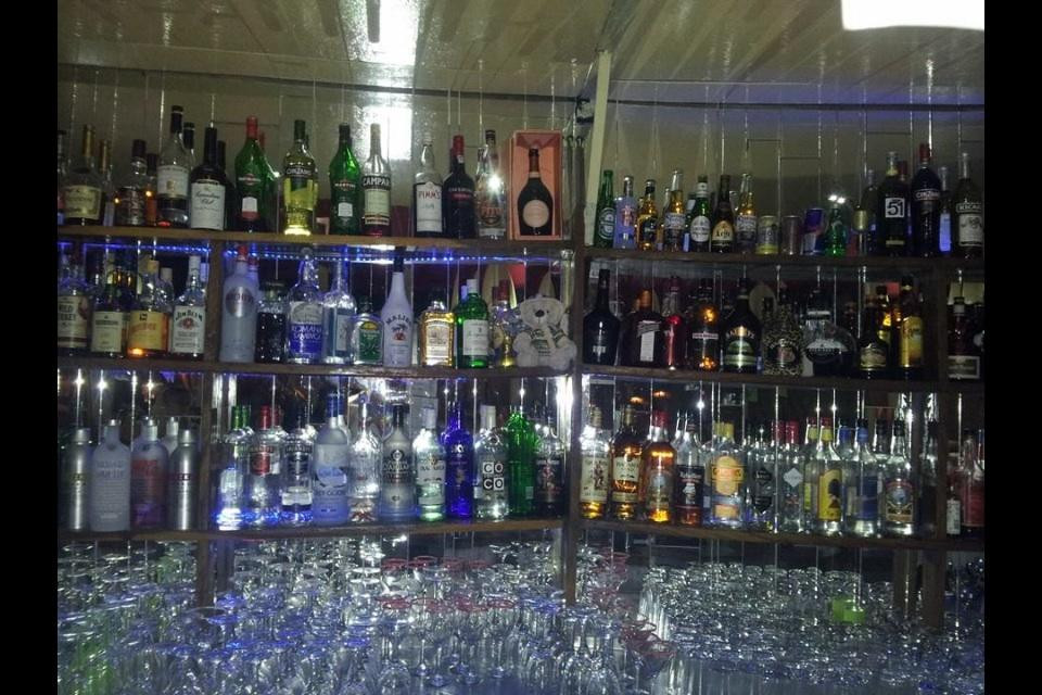 Liv Bar景点图片