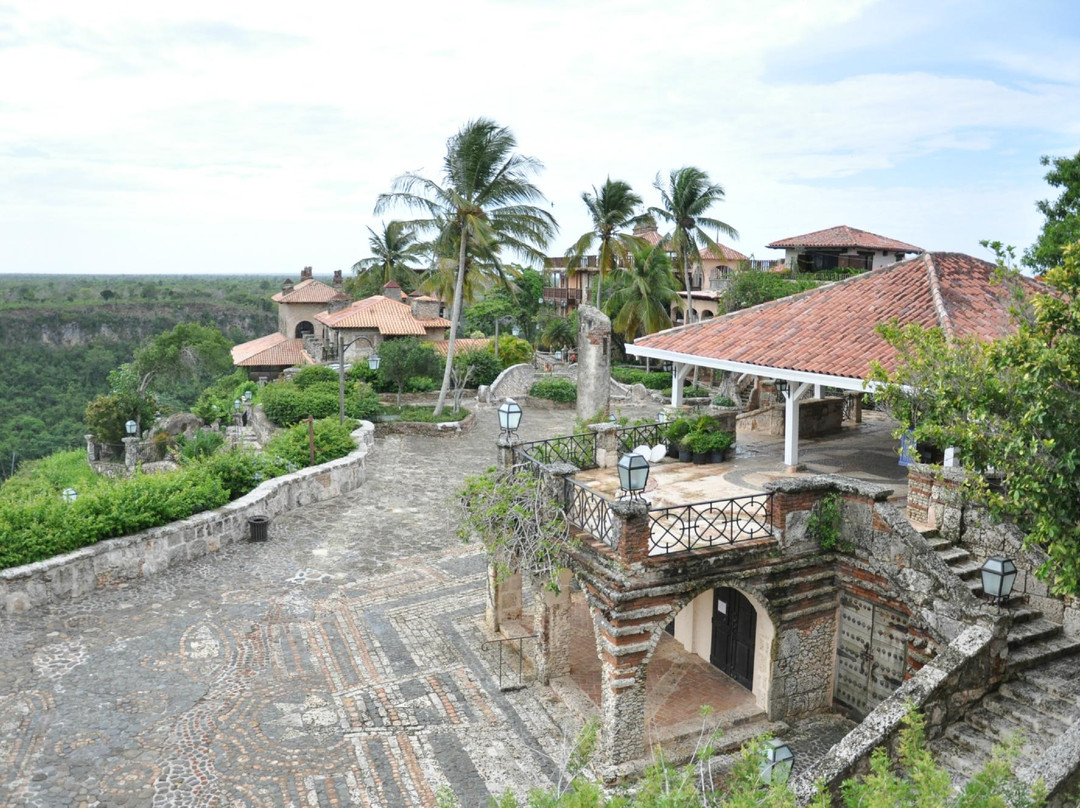 阿尔托斯香凡村-拉罗马纳必去景点