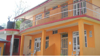 The Whispering Pines Hotel主图