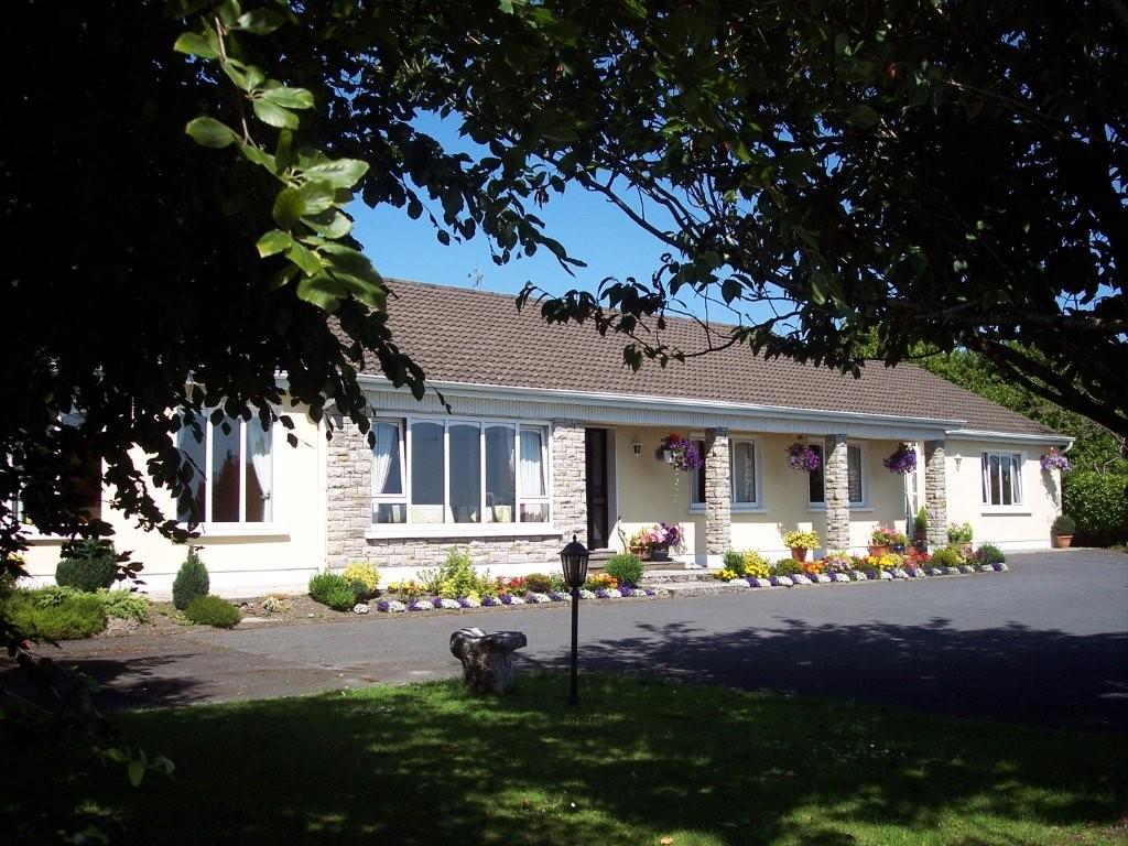 Lakefield Lodge Bed & Breakfast-官方