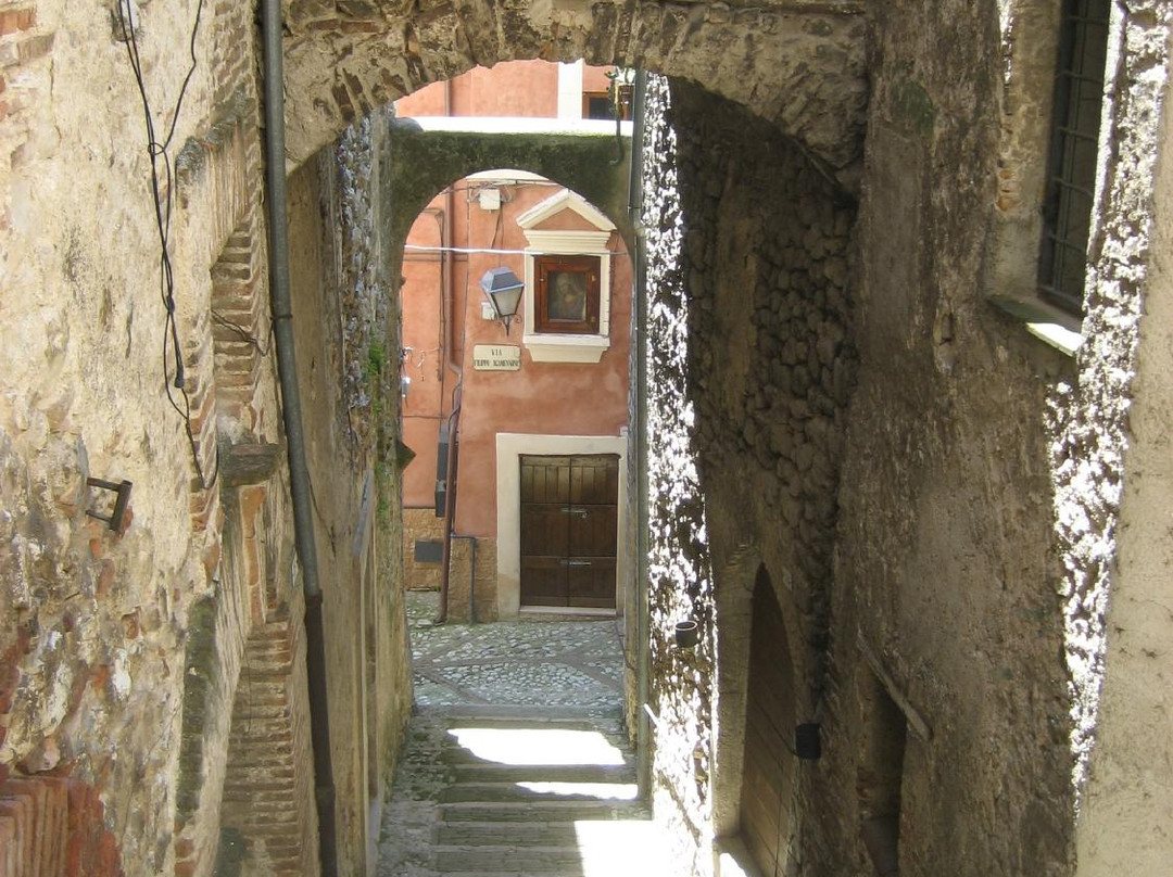 borgo medioevale di Contigliano alta景点图片