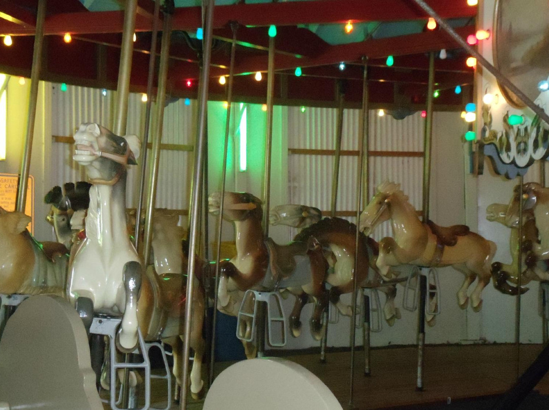 West Endicott Park Carousel-Endicott必去景点
