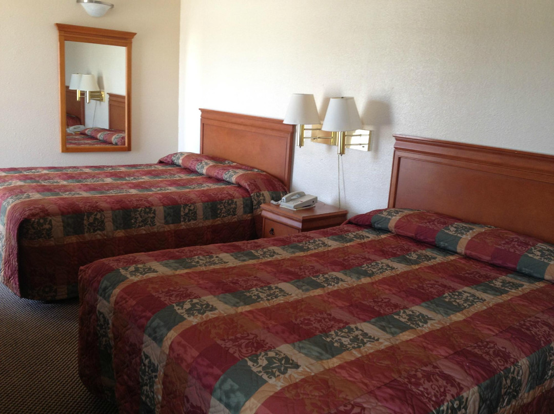 Economy Express Inn主图