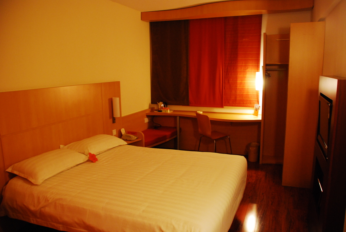 宜必思酒店(镇江大市口店)-客卧