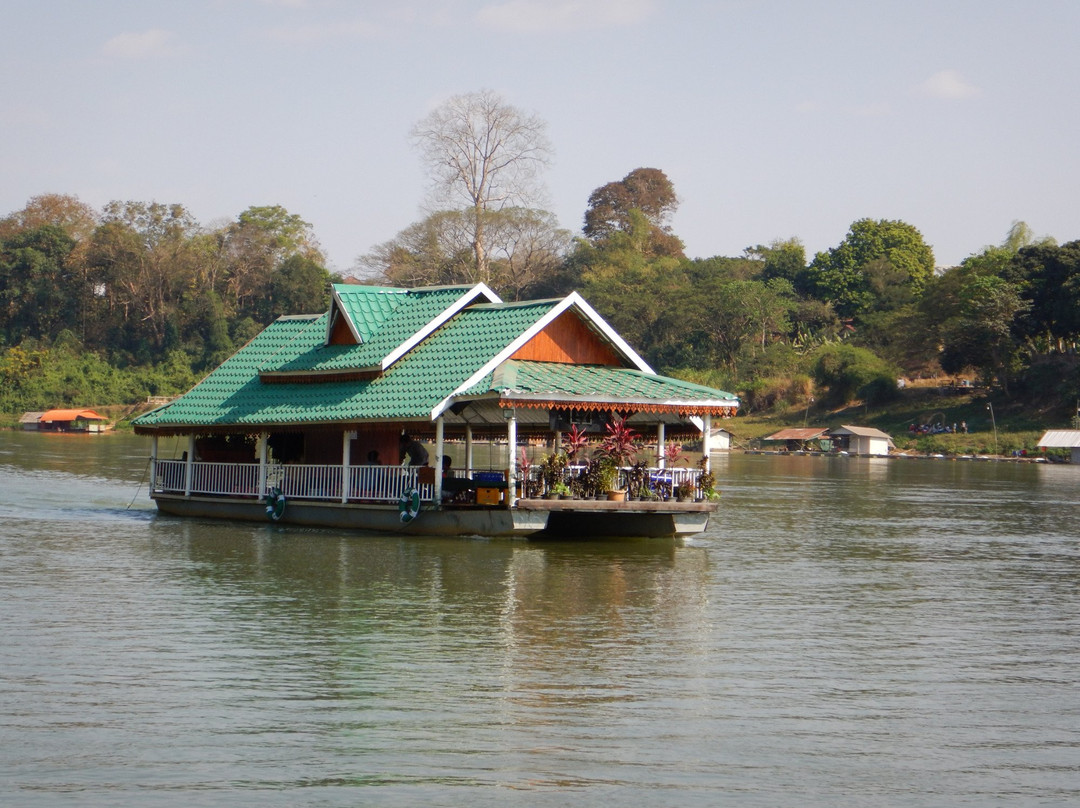 Phon Hong餐馆和美食-Heua Phae Tha Ngon Lao Derm Restaurant