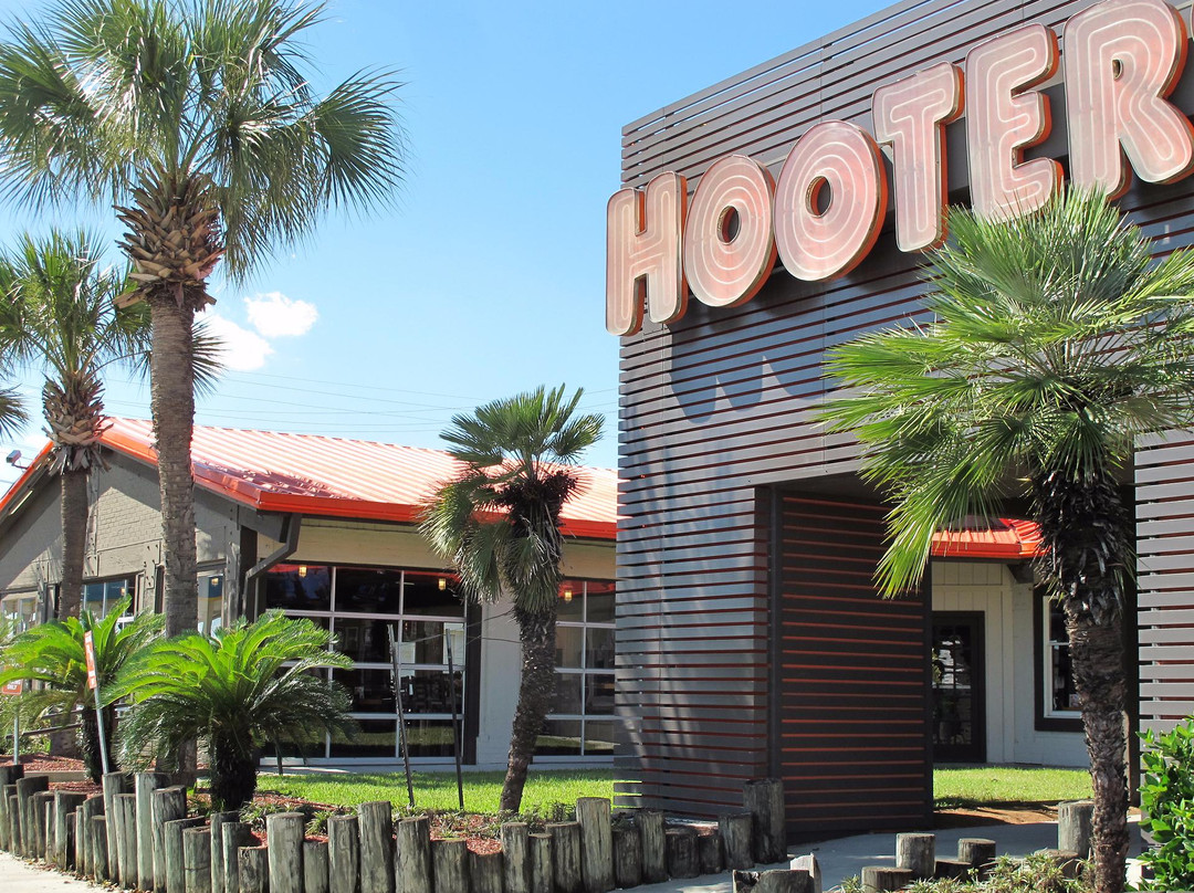 Hooters