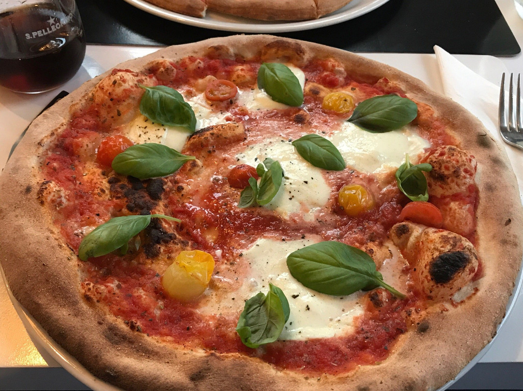 Saint Nicolas餐馆和美食-La Gazzetta Pizzeria