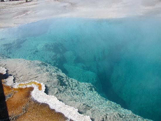 西拇指间歇泉盆地-黄石国家公园必去景点