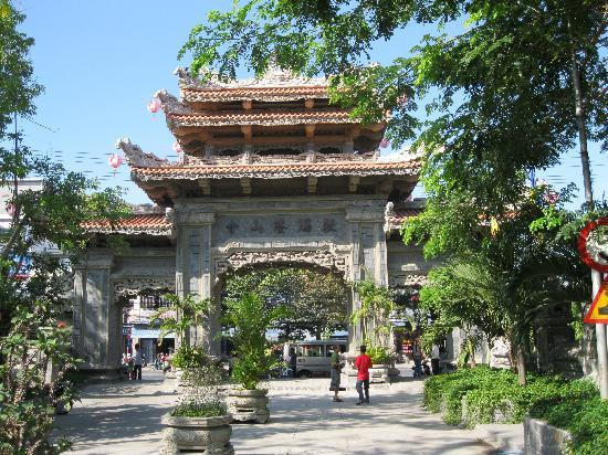 龙山寺-芽庄必去景点
