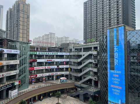 光谷步行街-武汉市必去景点